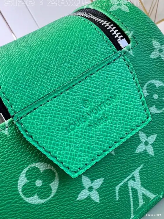 VUITTON LOUIS KIT DOPP -28*15*16.5CM 0429